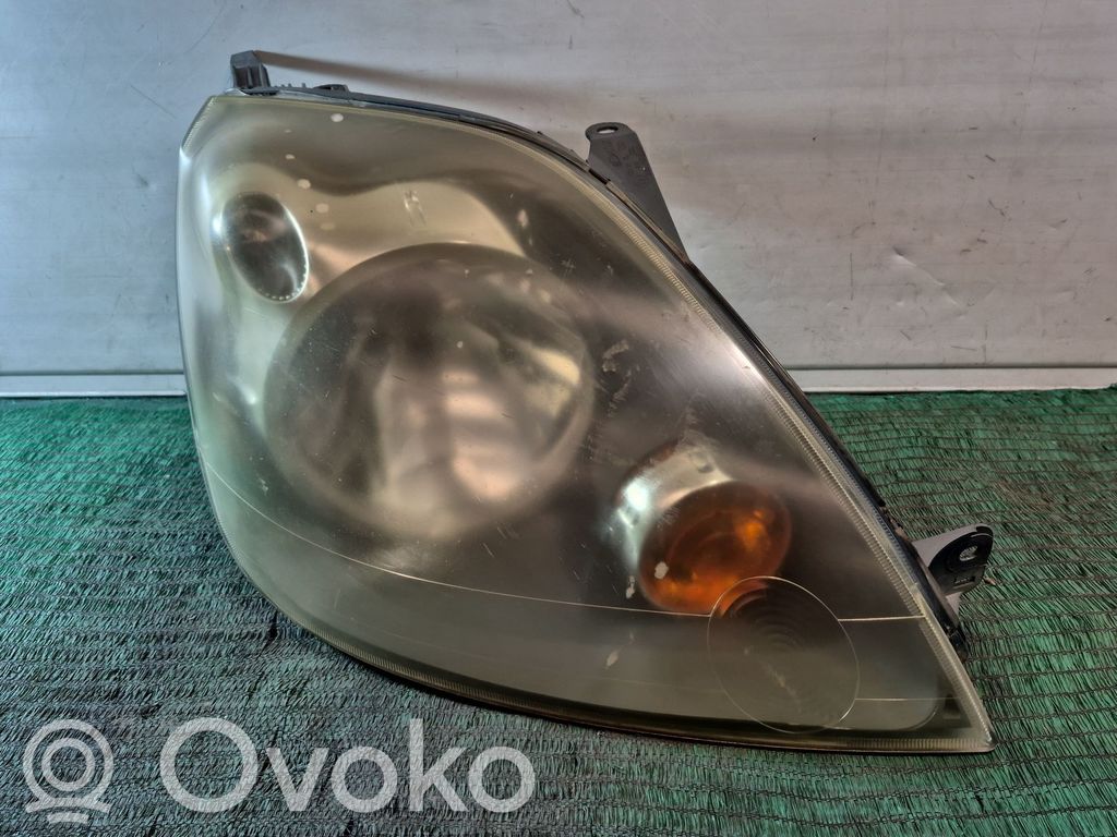 Ford Fiesta Lampa przednia 