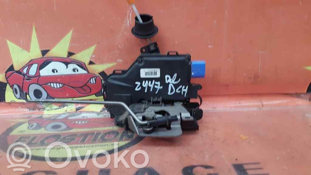 Front door lock   4E1837016
