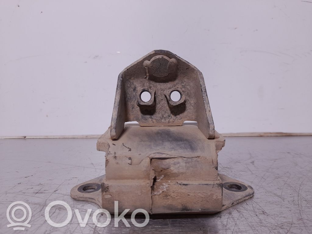 Engine mount bracket