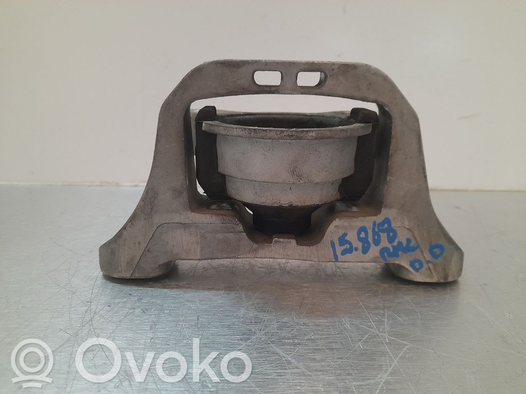 Engine mount bracket