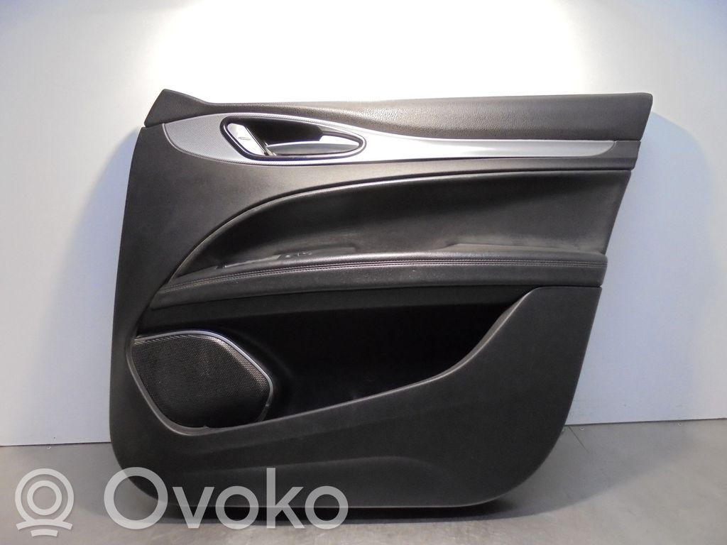 Alfa Romeo Stelvio Boczki / Poszycie drzwi przednich 