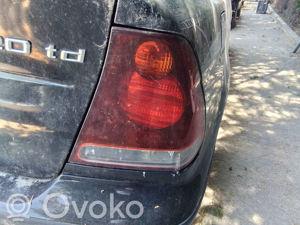 BMW 3 E46 Aizmugurējais lukturis virsbūvē 