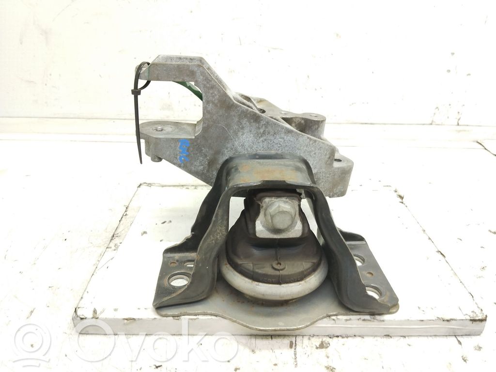 Nissan Primera Engine mount bracket 