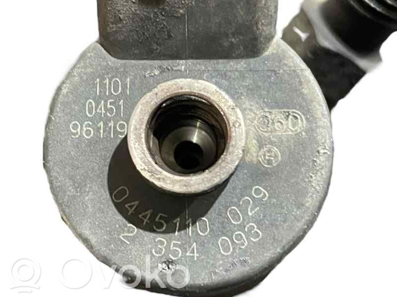 Inyector de combustible   2354093,13532354093