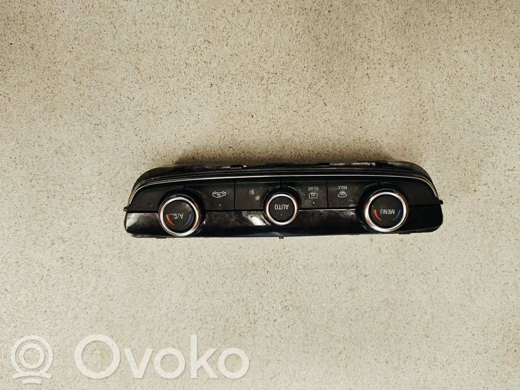 Opel Corsa F Climate control unit 