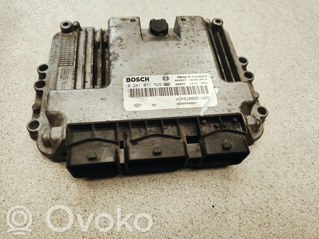 Opel Vivaro Engine control unit/module 