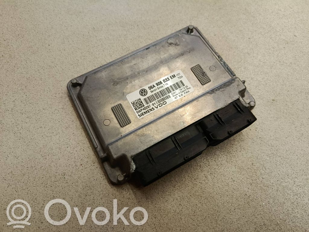 Engine control unit/module   06A906033EM,5WP40267
