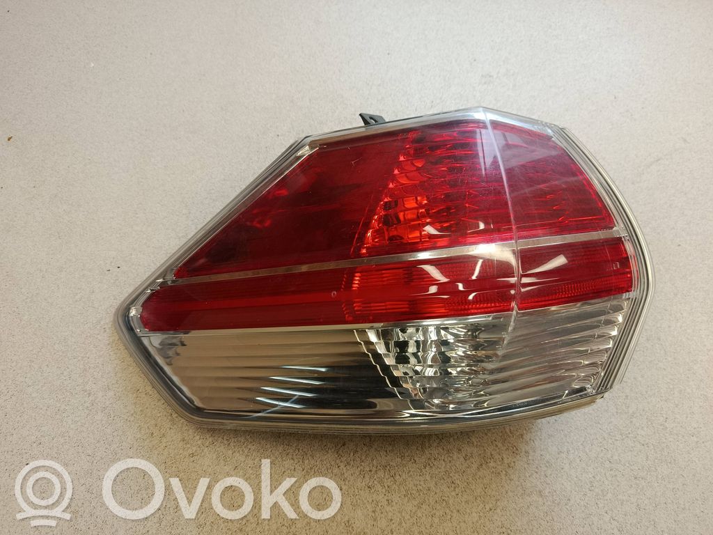 Nissan X-Trail T32 Lampă spate în caroserie 