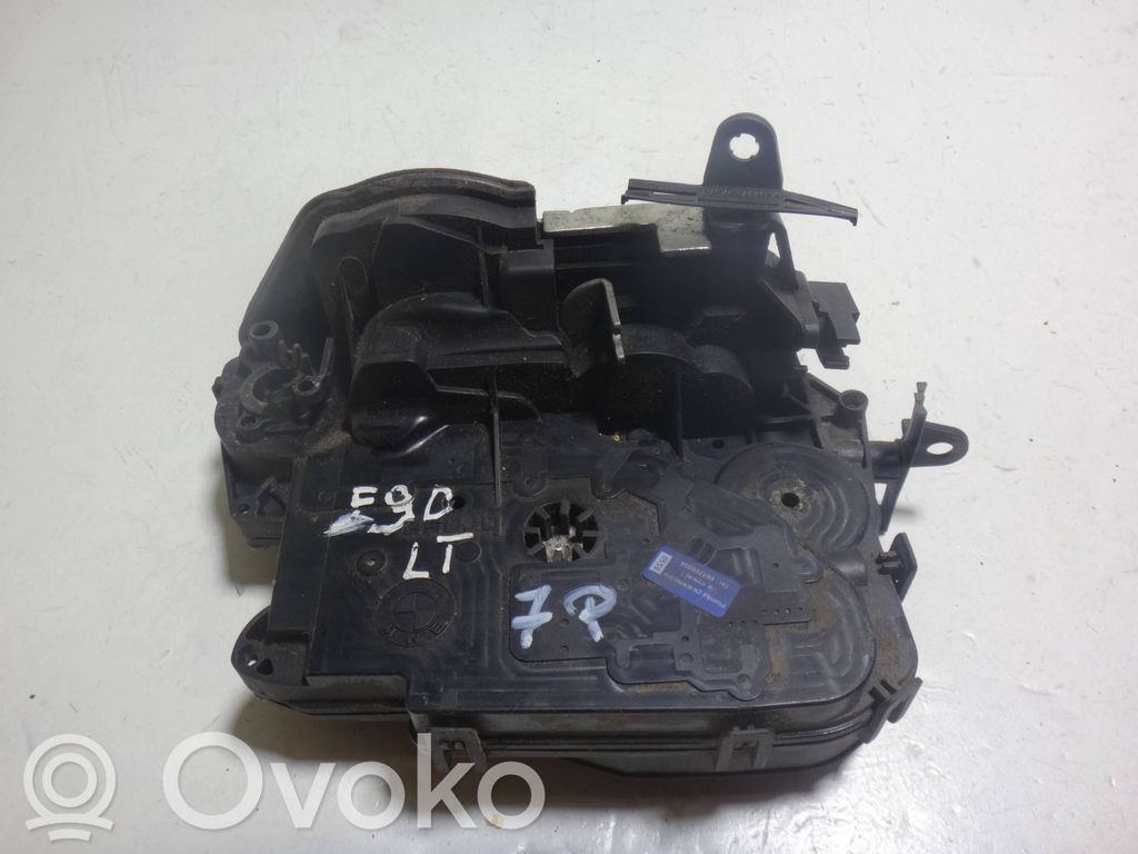 BMW 3 E90 E91 Takaoven lukko 
