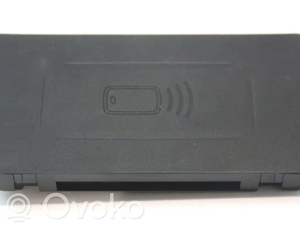 BMW X7 G07 Wireless charging module 