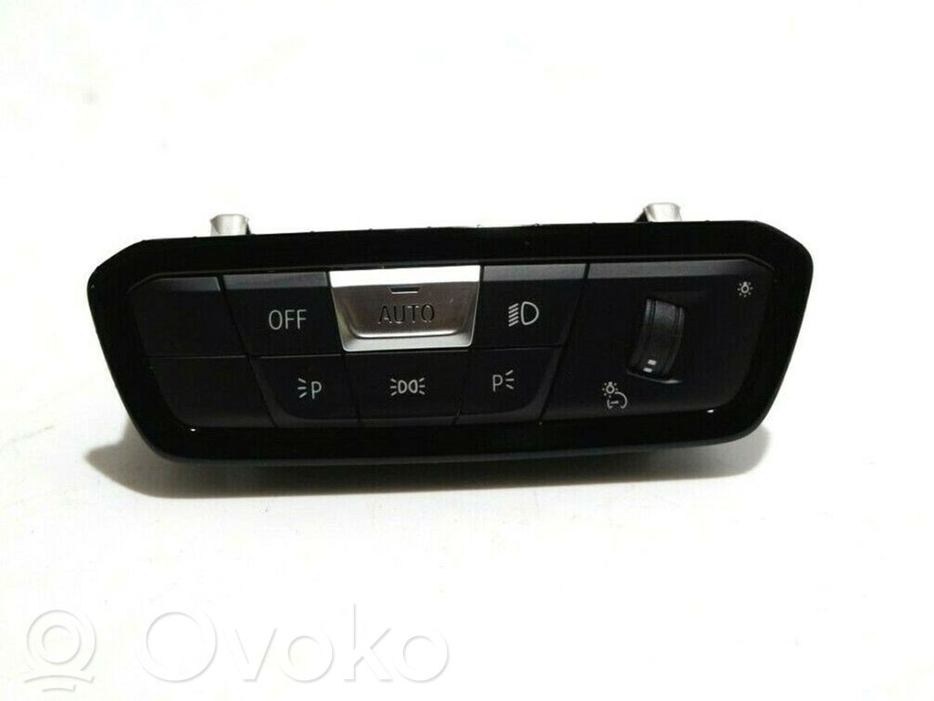 BMW 8 G15 Light switch 