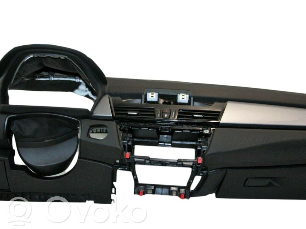 BMW 2 F46 Panel de instrumentos 