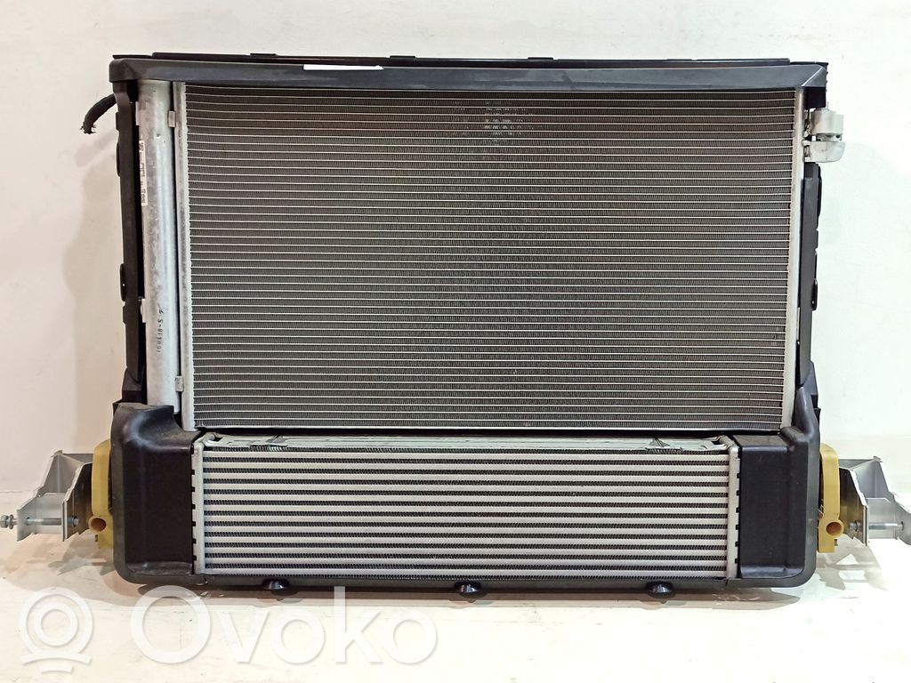 BMW 8 G15 Chłodnica powietrza doładowującego / Intercooler 