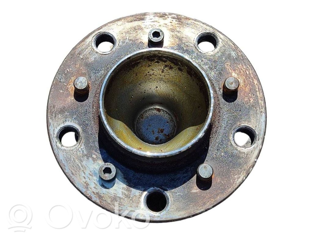 BMW M5 Front wheel hub 