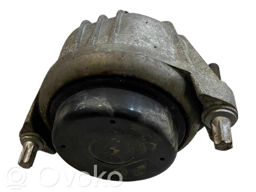 BMW 3 E90 E91 Engine mount bracket 