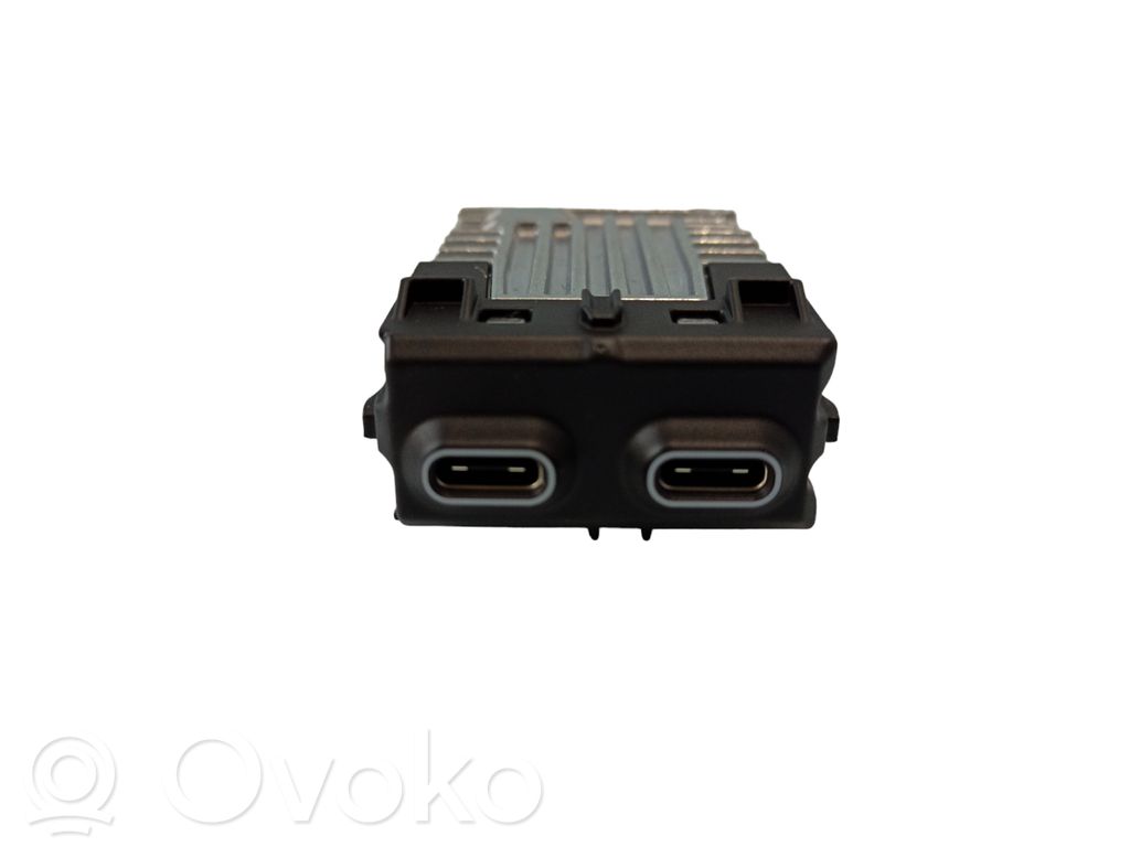 BMW 5 G60 G61 Gniazdo / Złącze USB 