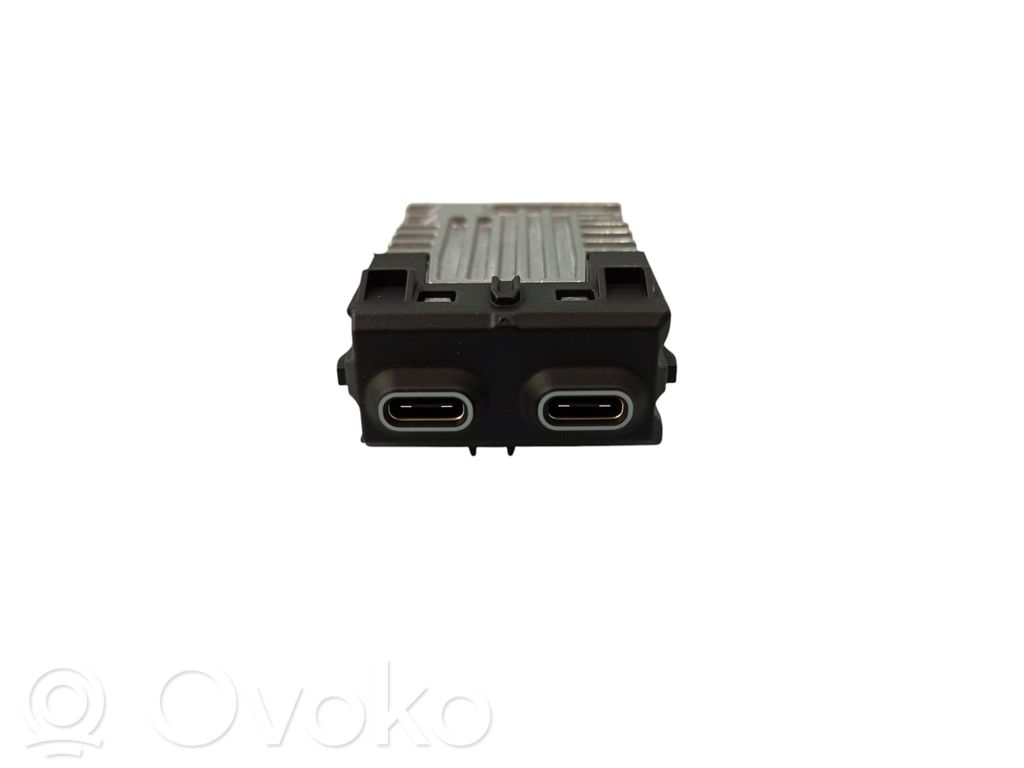 BMW M5 G90 USB savienotājs 