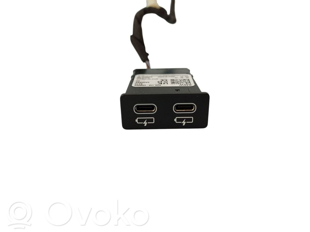 BMW 2 Active Tourer U06 USB socket connector 