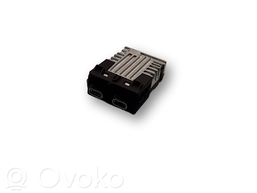 BMW 5 G60 G61 Gniazdo / Złącze USB 