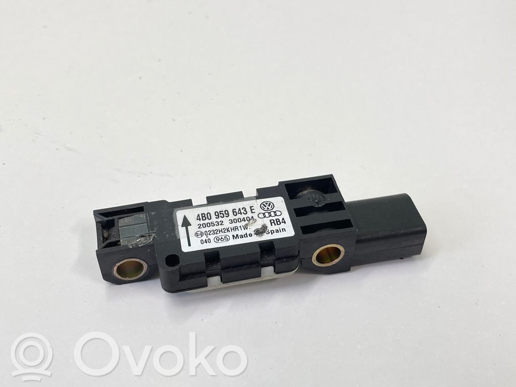 Audi A3 S3 A3 Sportback 8P Airbag deployment crash/impact sensor 