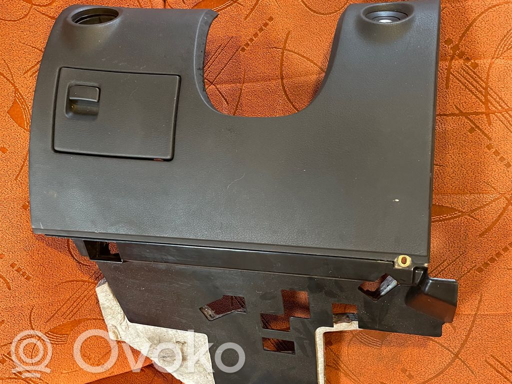 Audi A8 S8 D3 4E Panelės apdailos skydas (apatinis) 