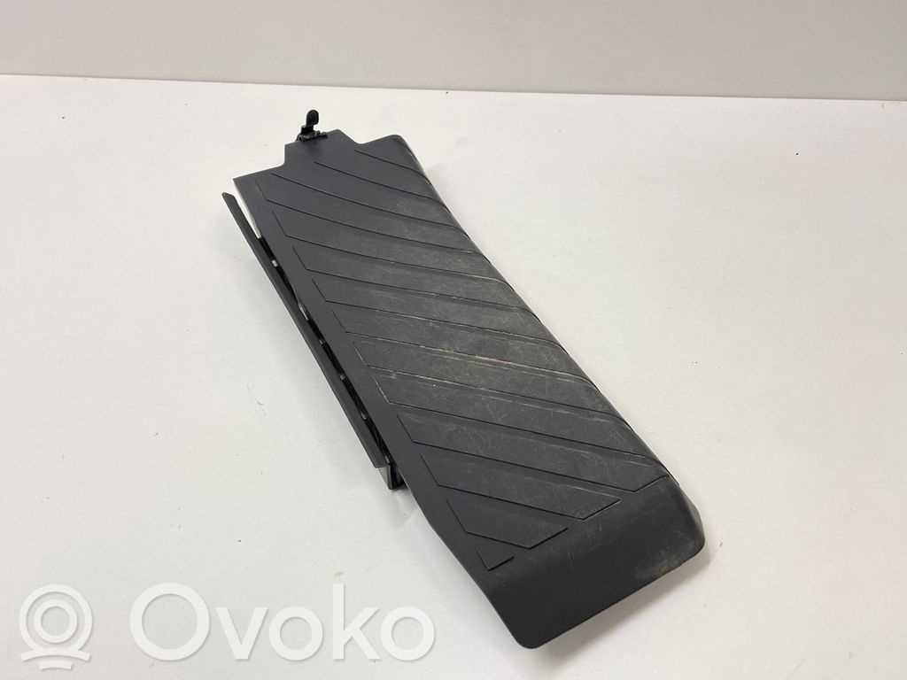 Audi A6 C7 Jalkatuki 