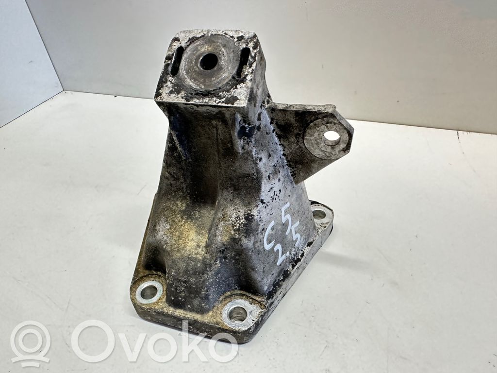 Audi A6 S6 C5 4B Engine mounting bracket 