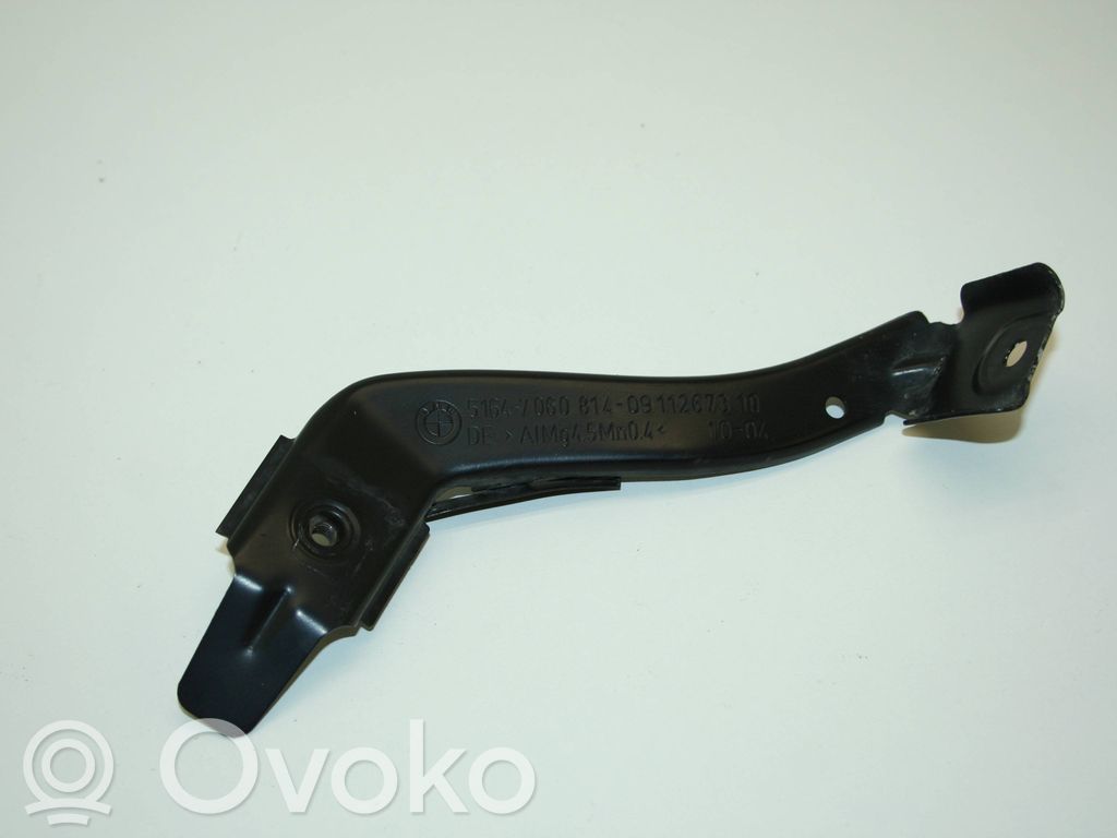 BMW 5 E60 E61 Fender mounting bracket 