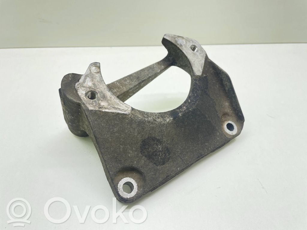 BMW 5 E60 E61 Engine mounting bracket 