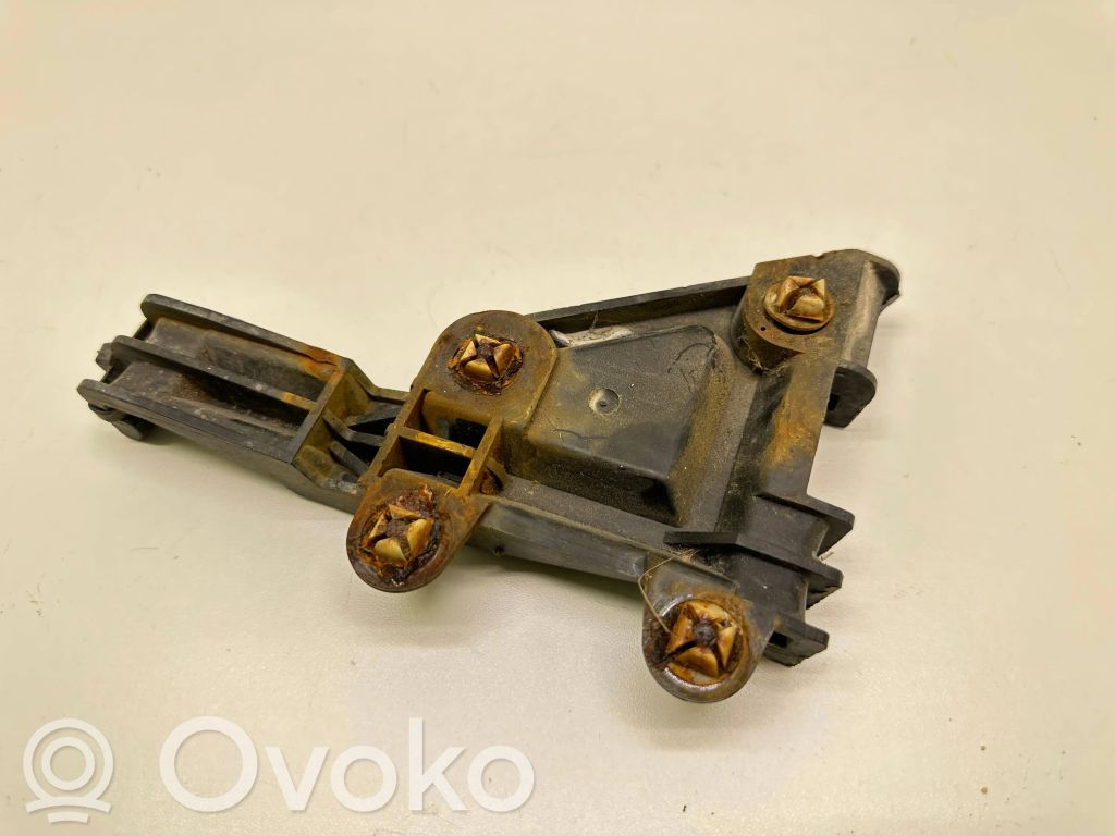 Audi 80 90 S2 B4 Front bumper mounting bracket 