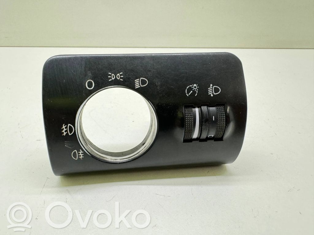 Light switch