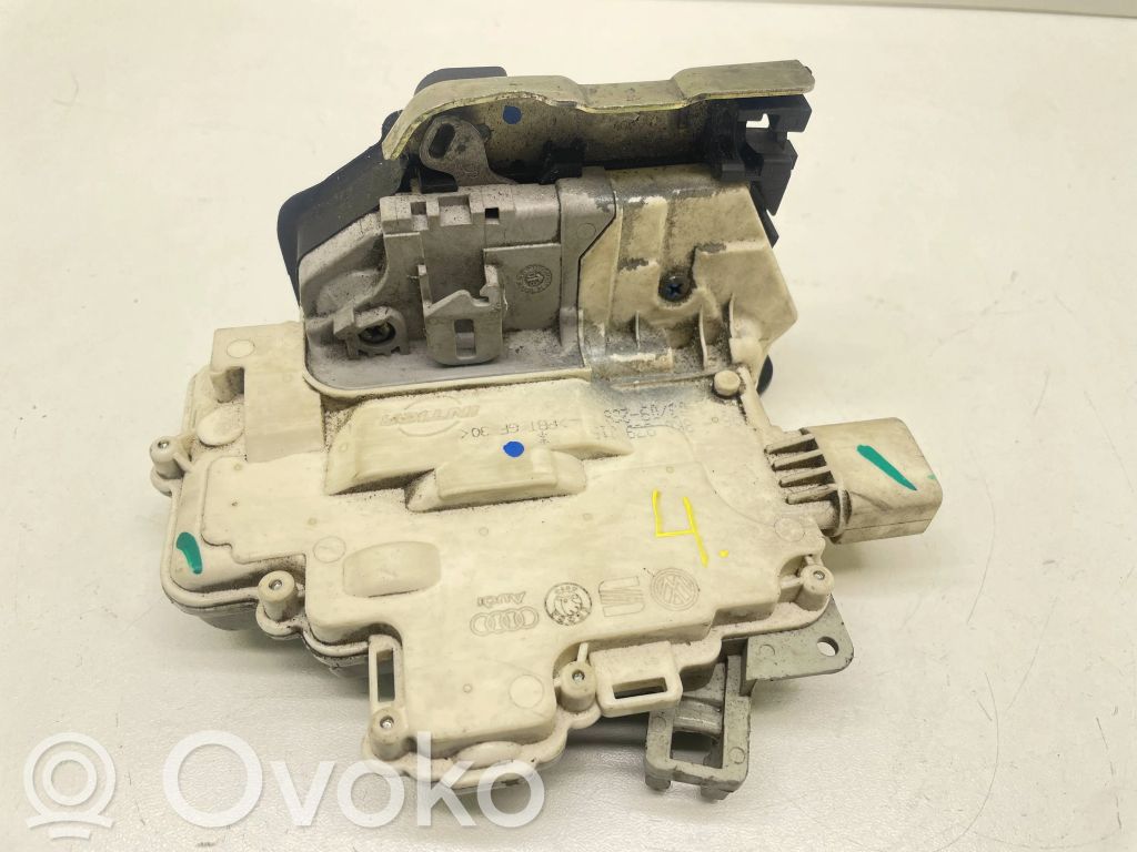 Audi A4 S4 B8 8K Rear door lock 