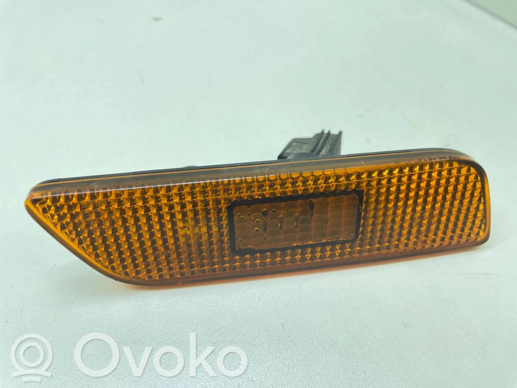 Volvo S80 Front fender indicator light 