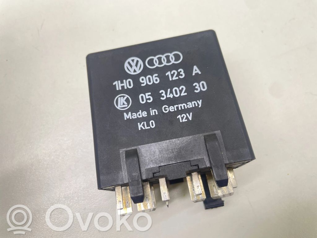 Audi 80 90 S2 B4 Muu rele 