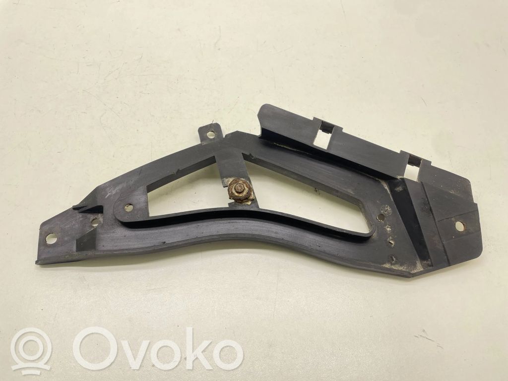 Rear bumper mounting bracket   8245315,72758411