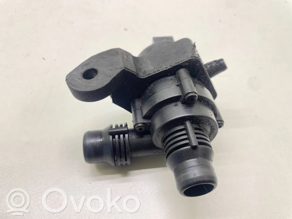 BMW 7 E65 E66 Pompa cyrkulacji / obiegu wody 