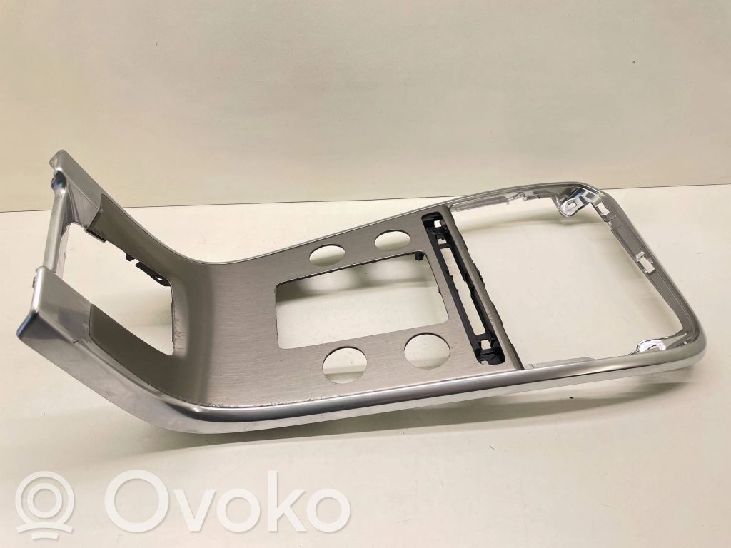 Volvo XC60 Klimata kontrole / mazā radiatora vadības dekoratīvā apdare 