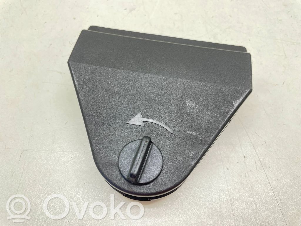 Hazard Warning Triangle Mounting Bracket   4B5860285C,4D0860285B