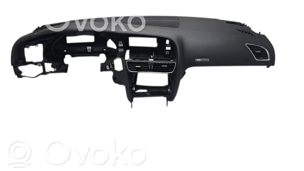 Audi A5 8T 8F Dashboard 