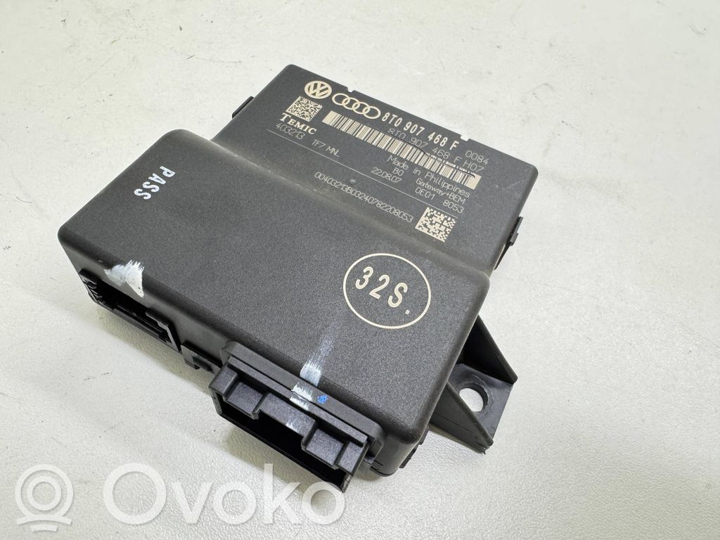 Audi A5 8T 8F Gateway control module 