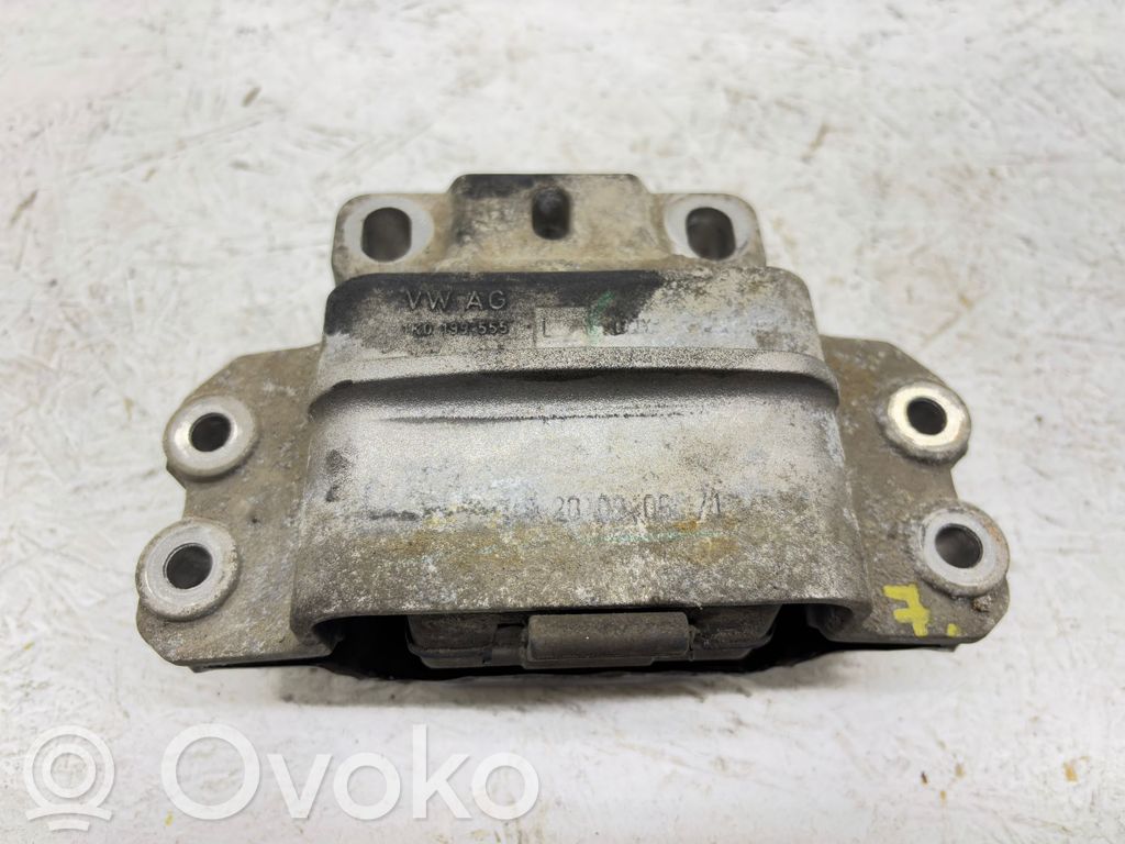 Volkswagen Jetta V Engine mount bracket 