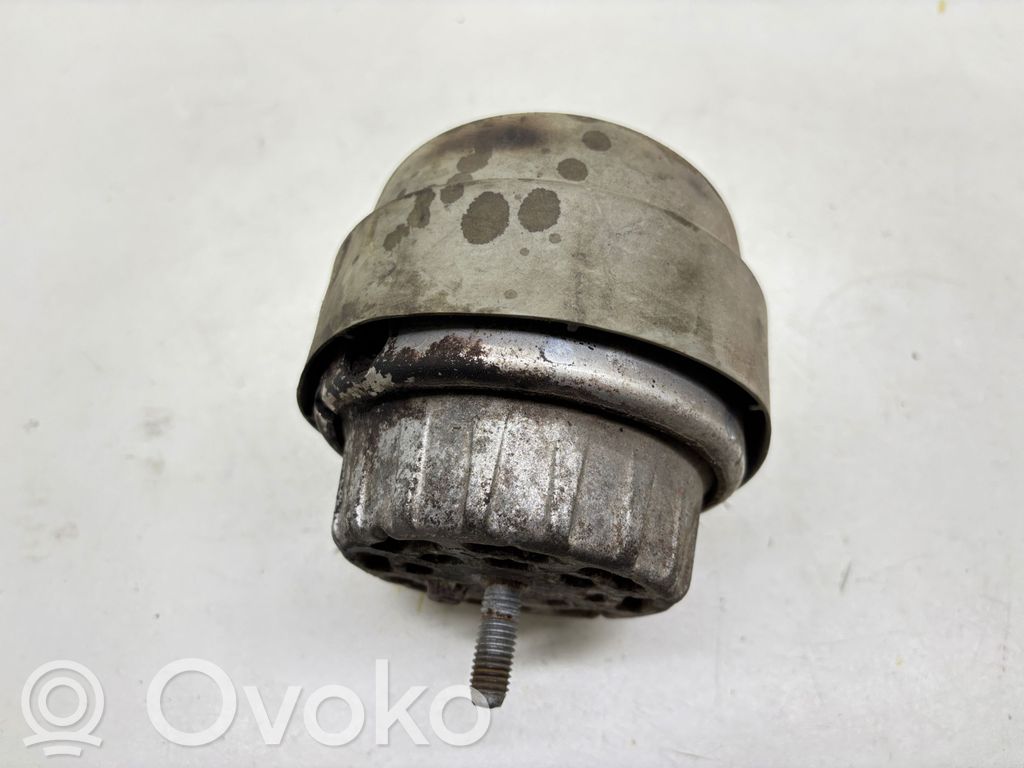 Audi A6 S6 C6 4F Engine mount bracket 