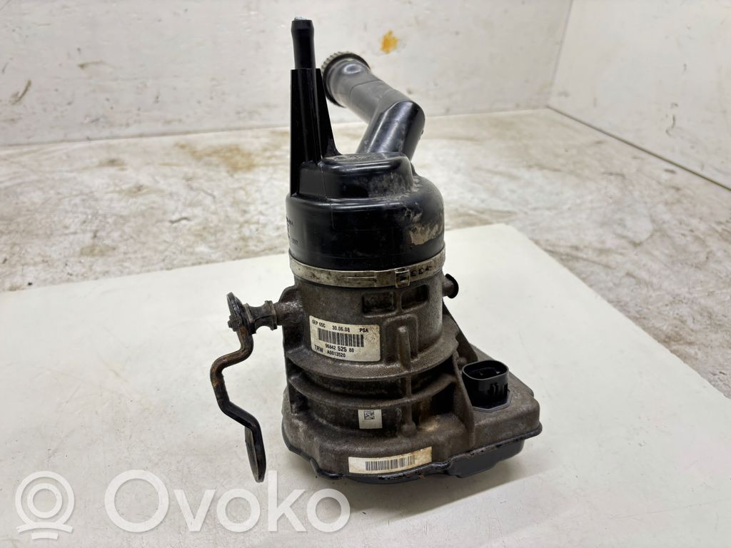 Citroen C4 Grand Picasso Ohjaustehostimen pumppu 