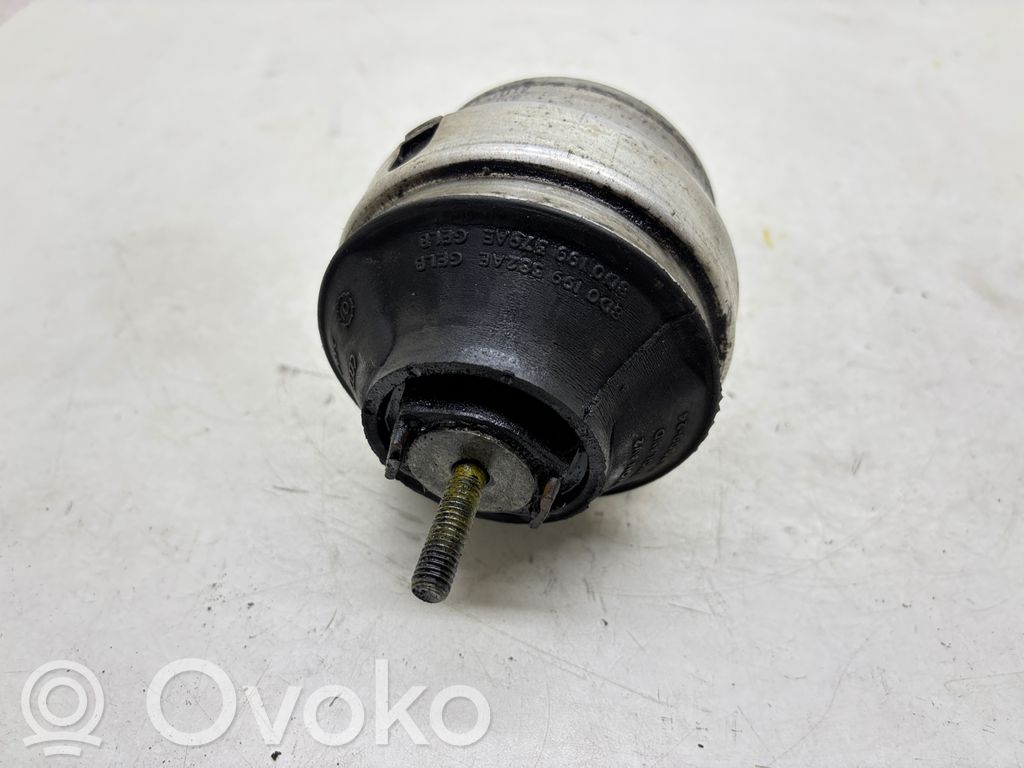 Volkswagen PASSAT B5.5 Engine mount bracket 