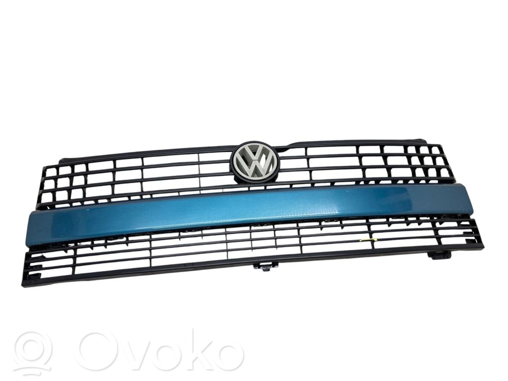 Volkswagen Multivan T4 Etupuskurin ylempi jäähdytinsäleikkö 