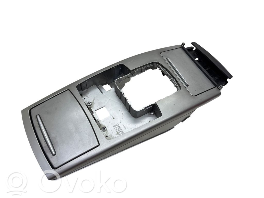 Audi A6 S6 C6 4F Center console 