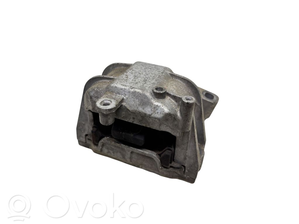 Volkswagen Golf VI Engine mount bracket 