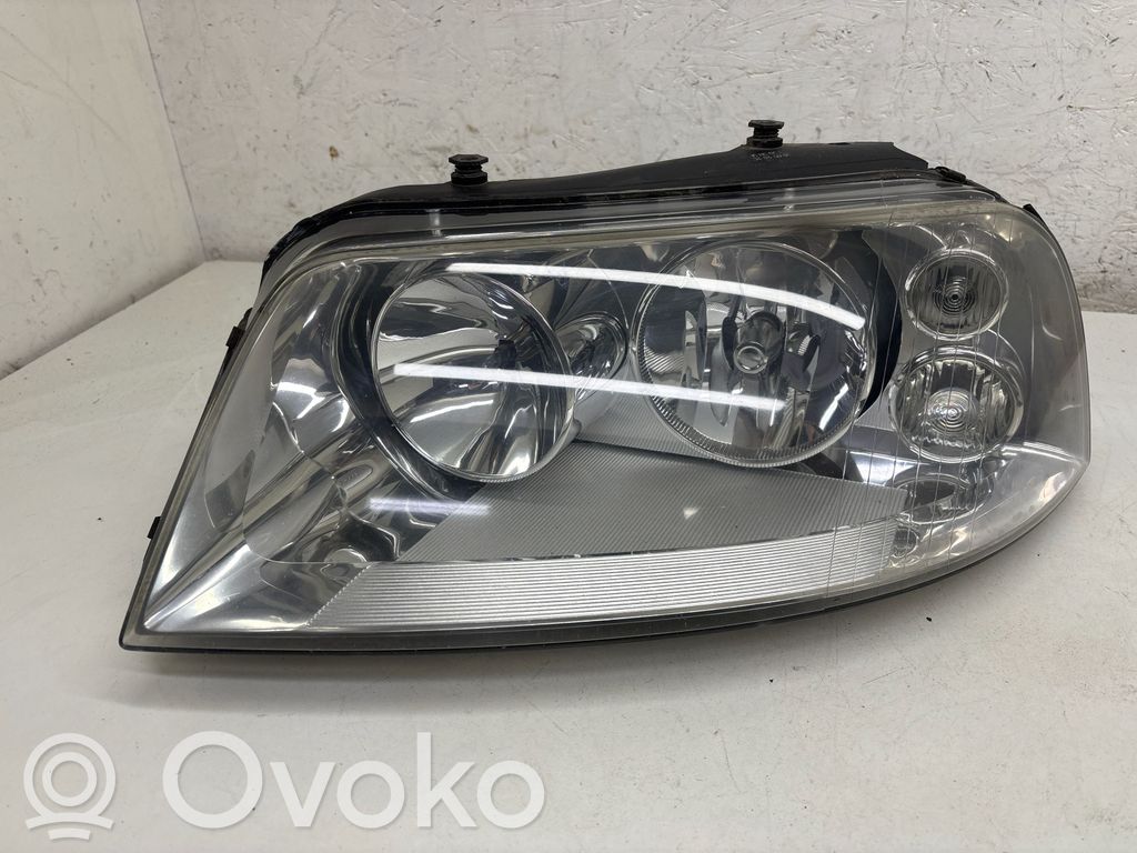 Volkswagen Sharan Lampa przednia 