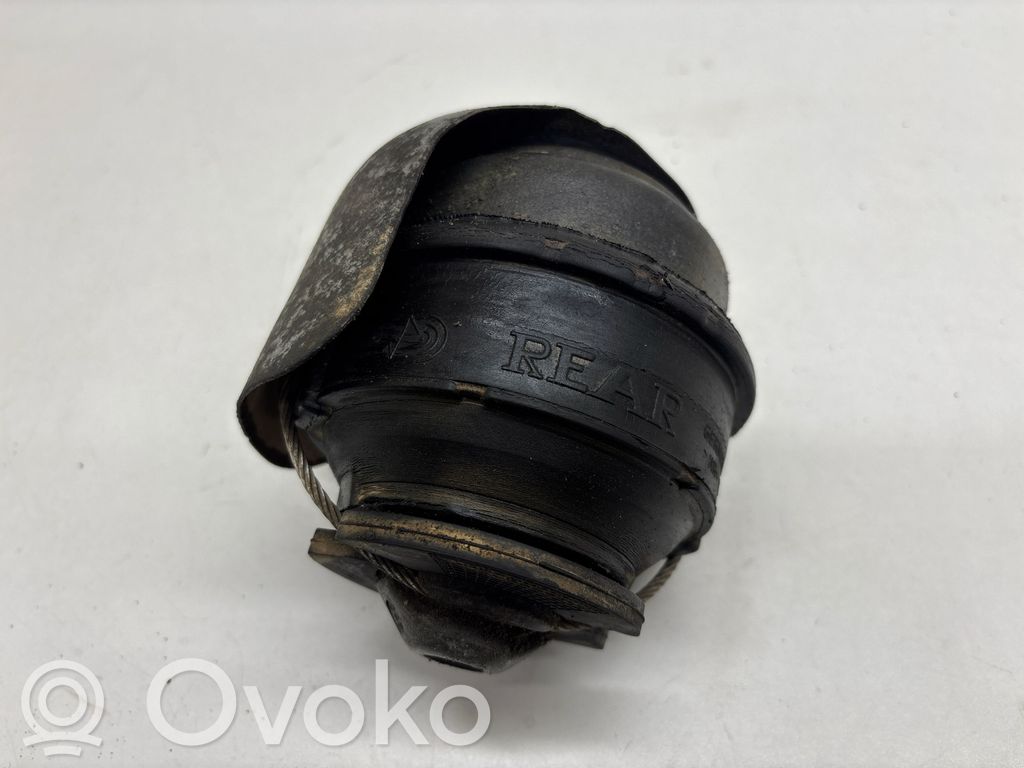 Volvo S60 Engine mount bracket 