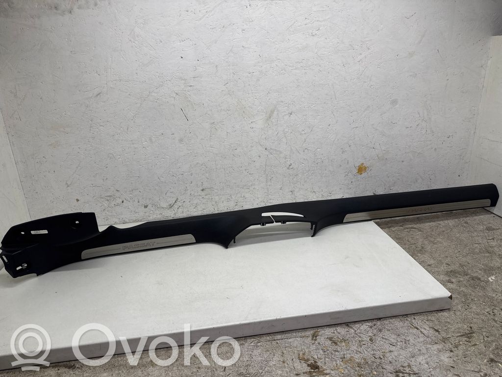 Volkswagen PASSAT B7 Moldura protectora del borde delantero 